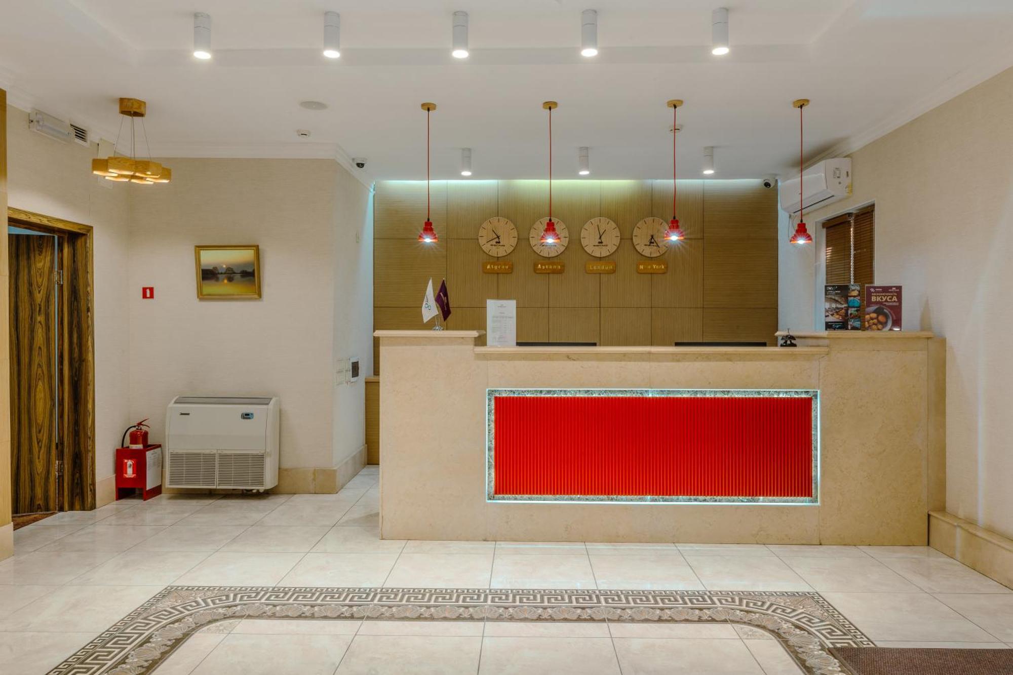 Infinity Plaza Hotel Atyrau Bagian luar foto