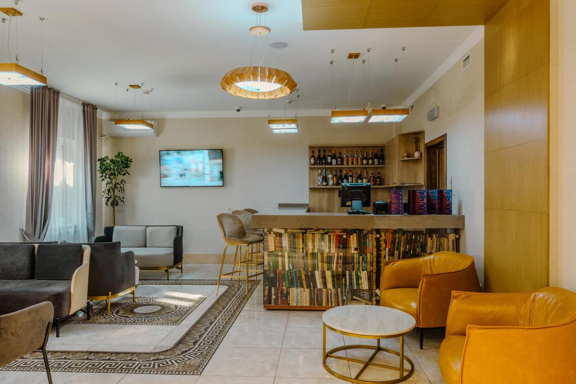 Infinity Plaza Hotel Atyrau Bagian luar foto