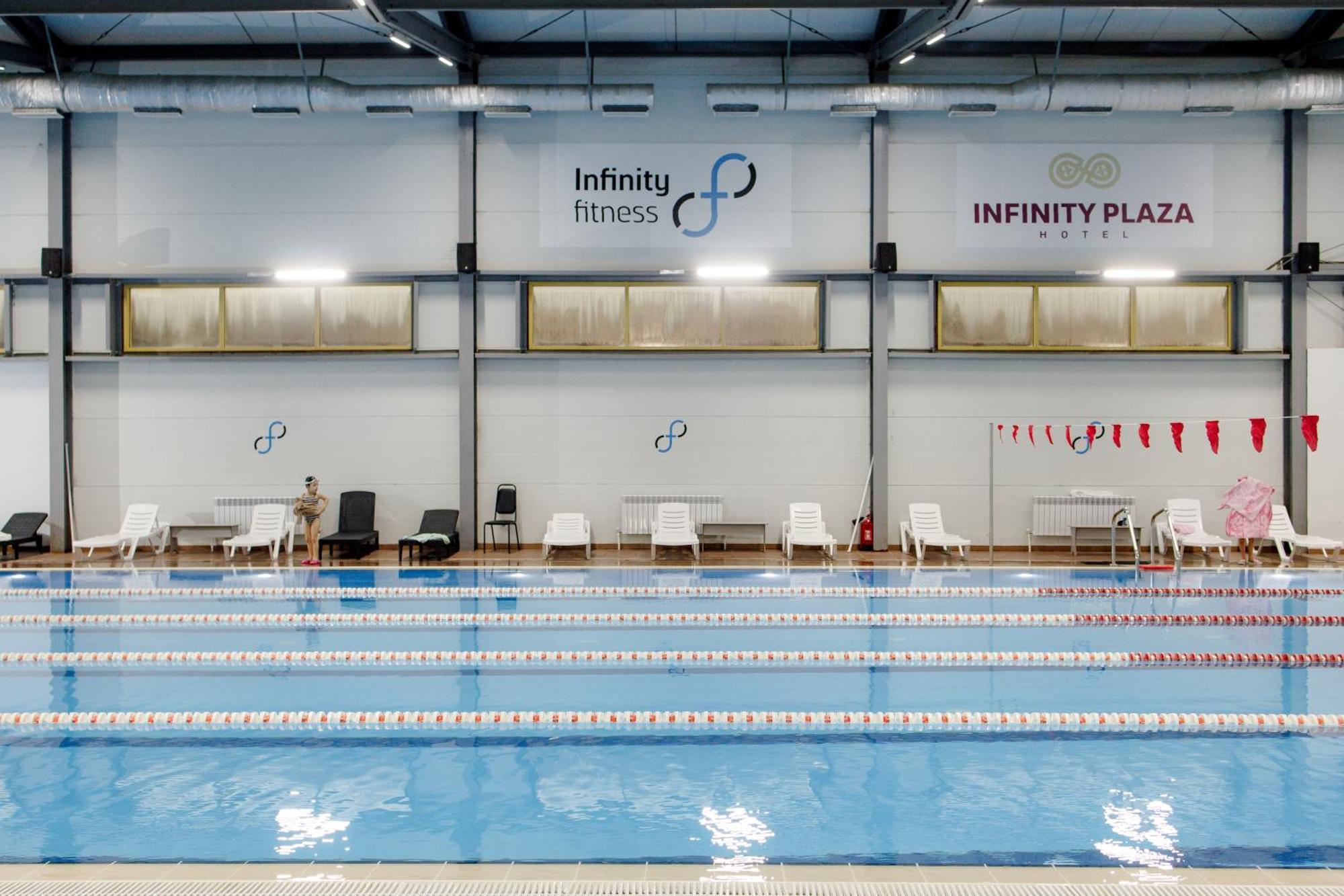 Infinity Plaza Hotel Atyrau Bagian luar foto